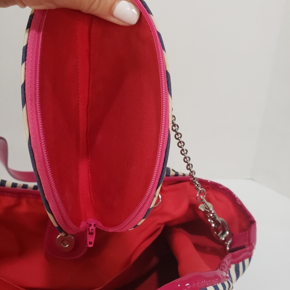 Tote - Picture 13 of 13